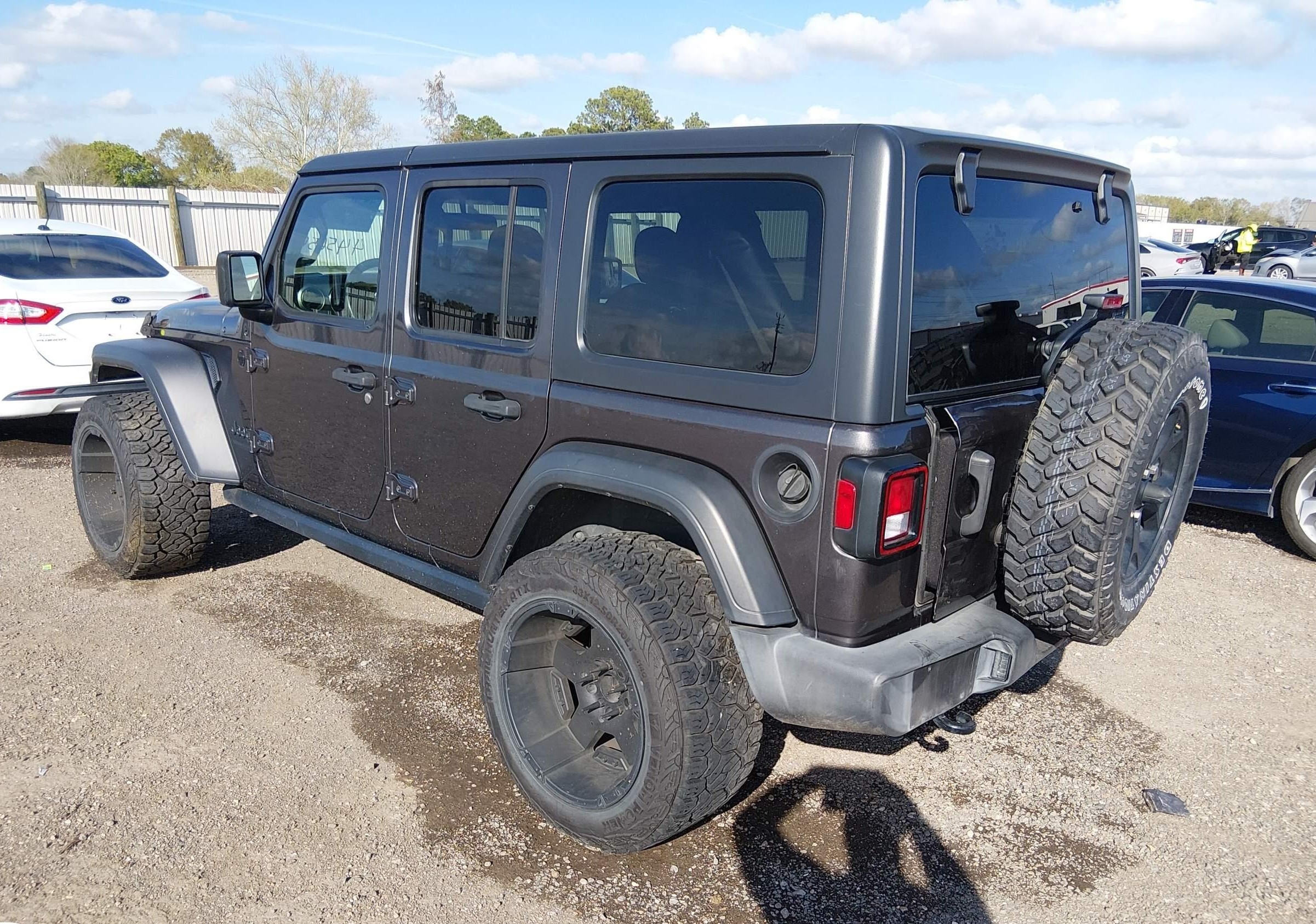 Jeep Wrangler Willys - Image 4